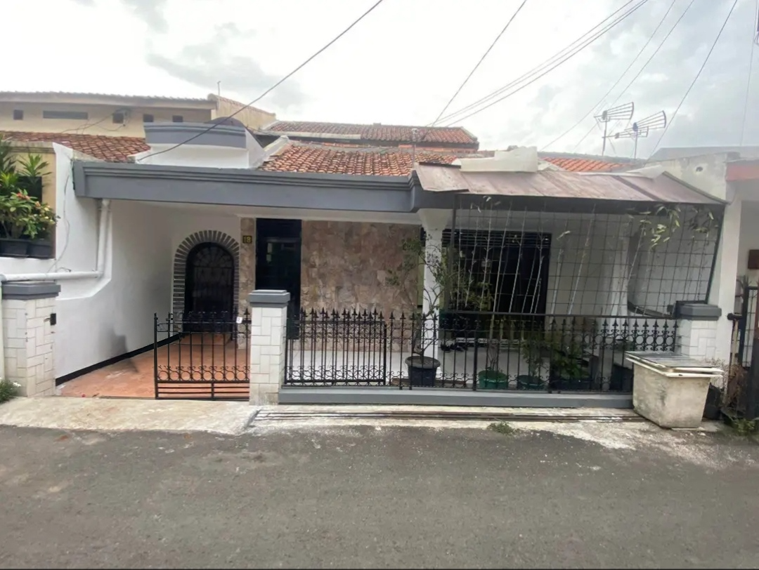 Dijual Rumah 2 lantai MARGAHAYU RAYA